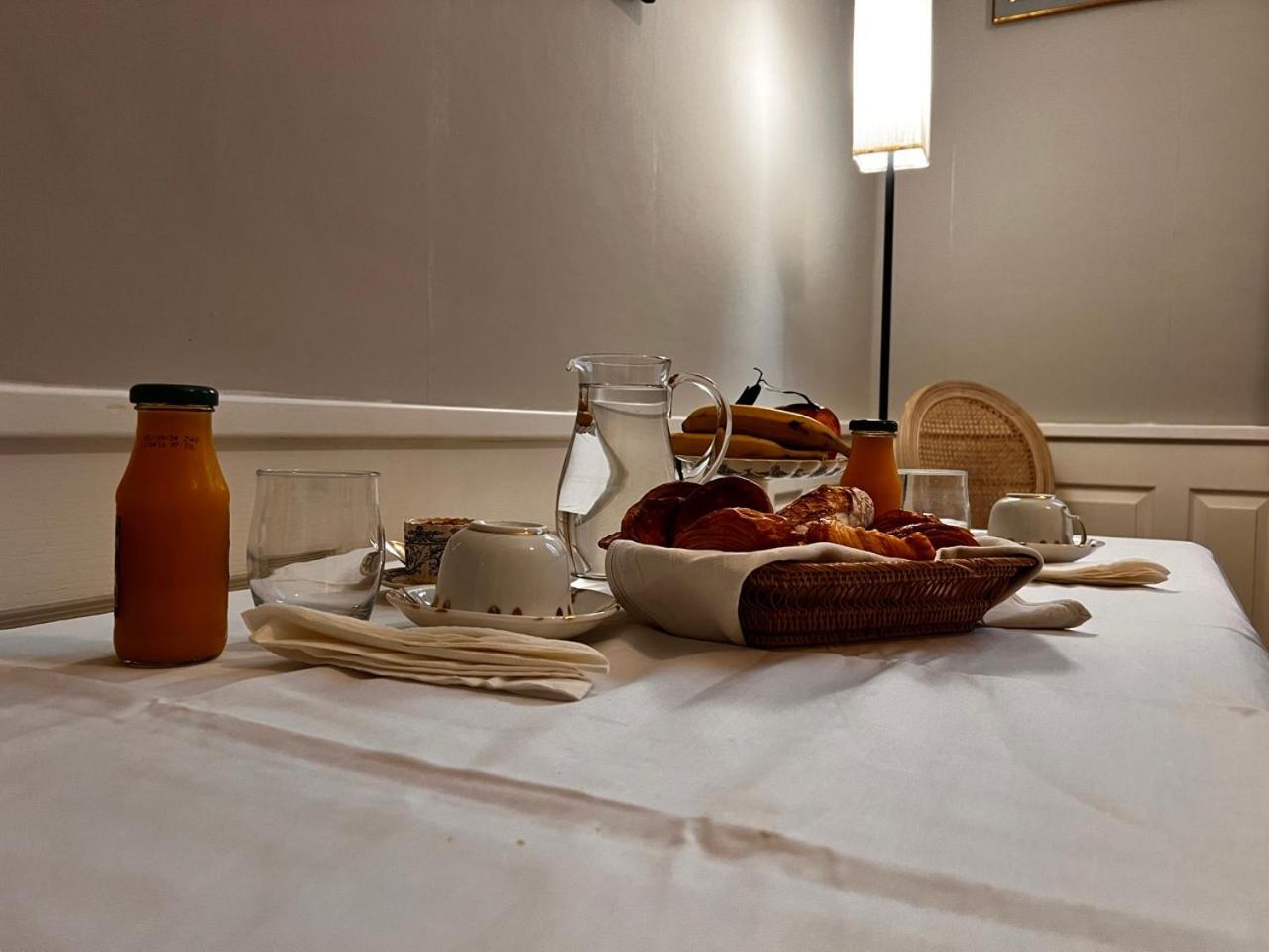 Le Manoir De La Cane Montfort-sur-Meu ภายนอก รูปภาพ