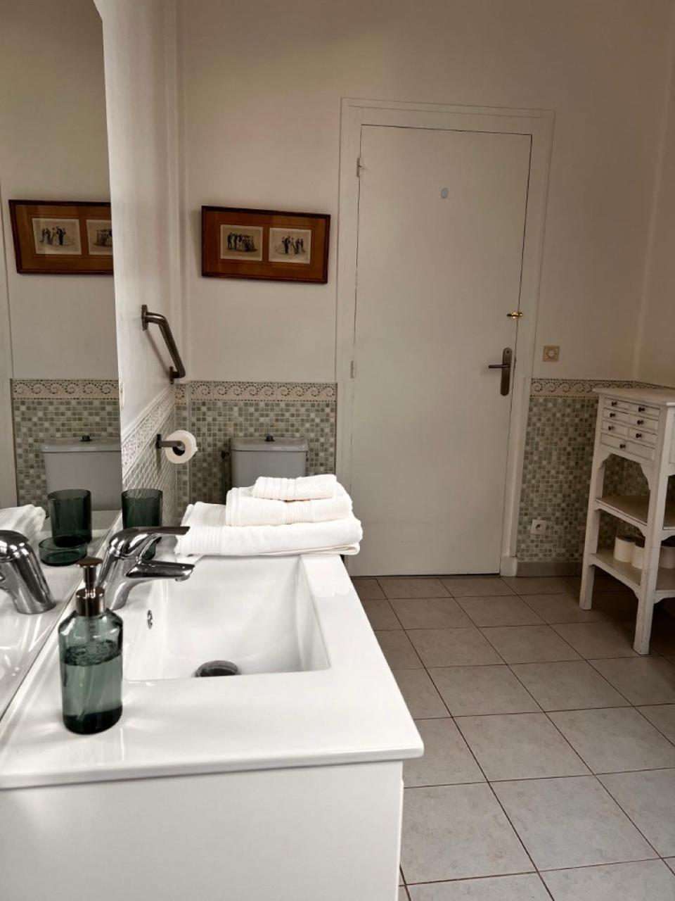 Le Manoir De La Cane Montfort-sur-Meu ภายนอก รูปภาพ